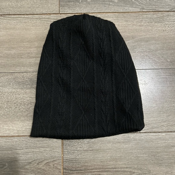 ⭐️Textured Cable Knit Beanie Bundle - Picture 3 of 9